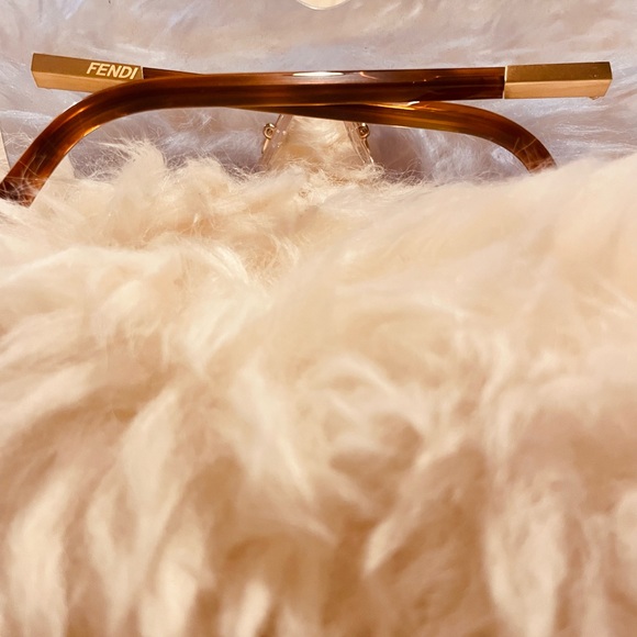 COPY - Authentic brand new Fendi Sunglasses. FS5273 424 135. - Picture 5 of 6